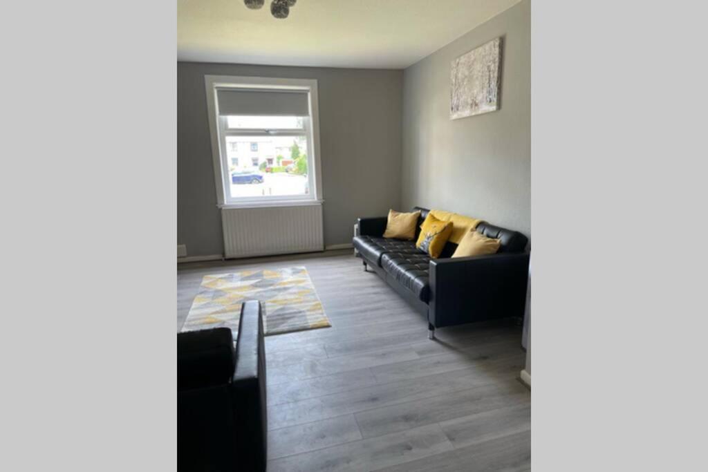 Beautiful Two Bedroom Flat By The Loch Balloch Exterior foto