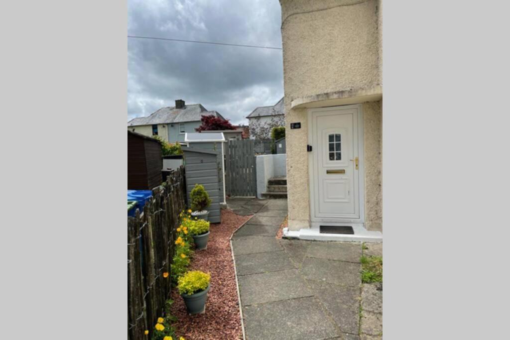 Beautiful Two Bedroom Flat By The Loch Balloch Exterior foto